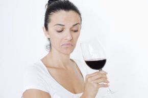 naine joob veini, kuidas lõpetada