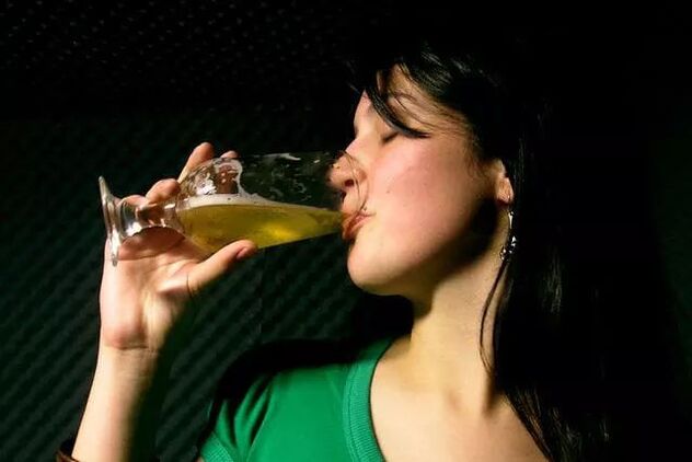 naiste õlle alkoholism