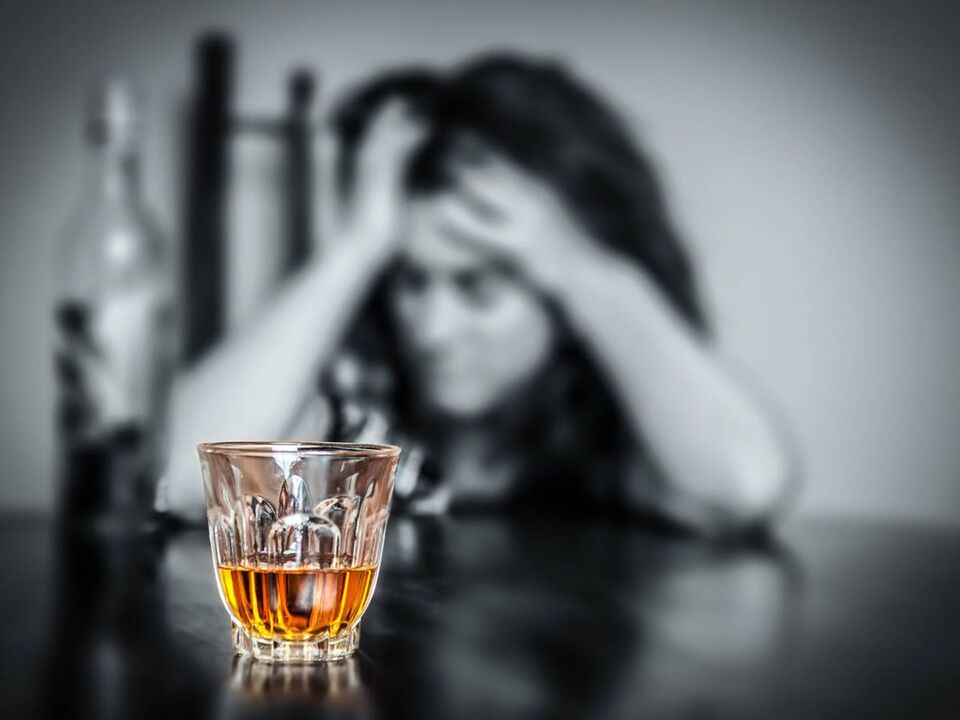Pidev stress sunnib naist alkoholi jooma